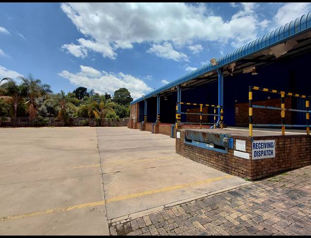 1,849M² WAREHOUSE TO LET IN POMONA